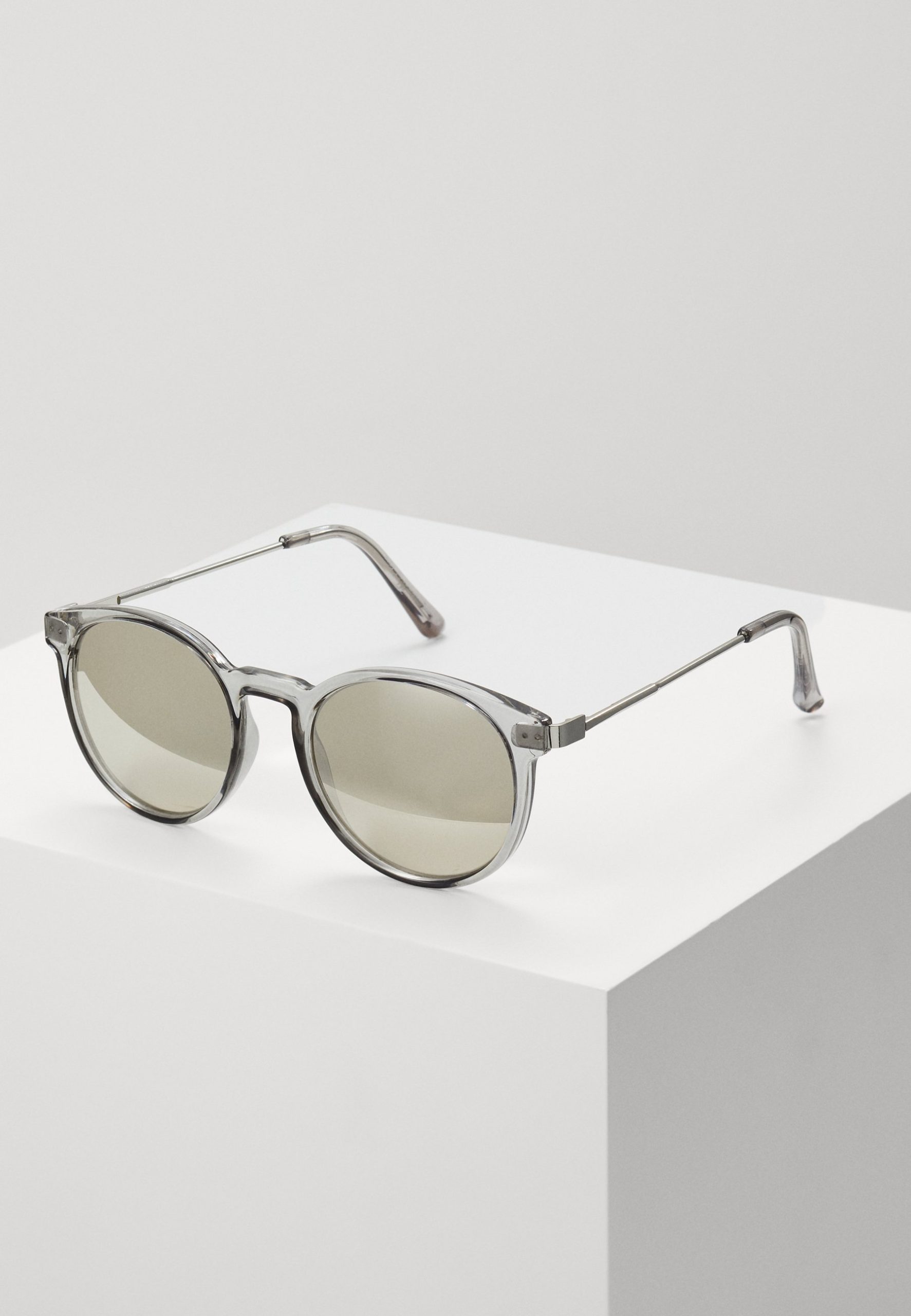 transparente-sonnenbrille-658oga-1.jpg